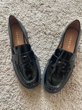 Coach Leah Patent Leather Loafer with a Chunky Lug Sole  in Sz 37/7 NWOB